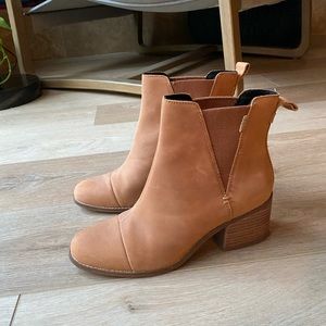 TOMS Tan Leather Women's Esme Boots - Size 8.5